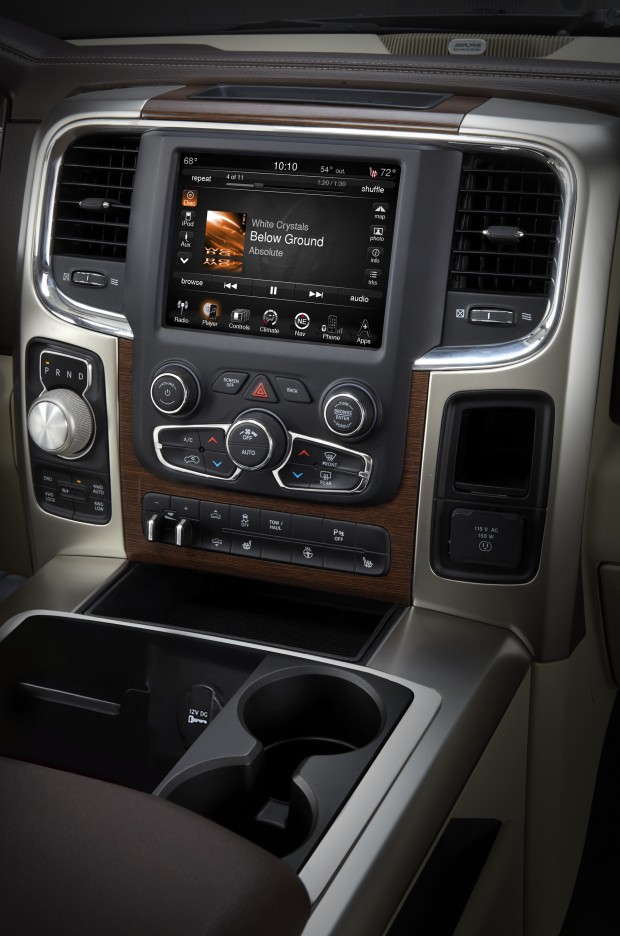 2013 Ram 1500 Uconnect  Gear Knob