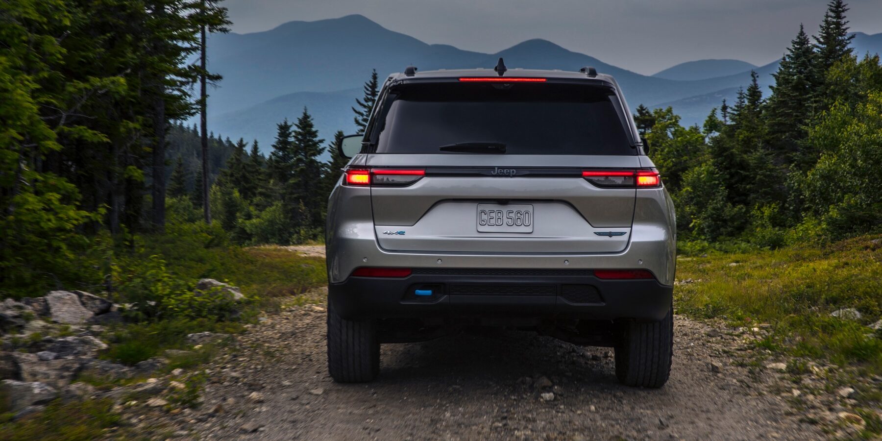 Jeep Recalls More Than 328K Grand Cherokee SUVs for Rear Suspension Defect