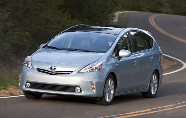 Review: The super-sized 2012 Toyota Prius V gets more room but less ...