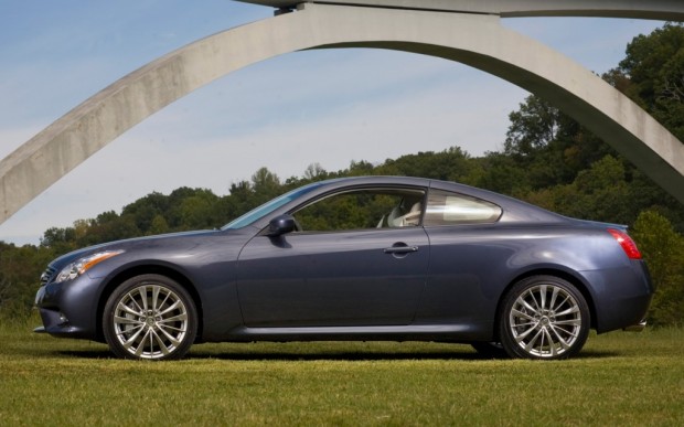 Review: The 2013 Infiniti G37 is a poke in the chest to top European