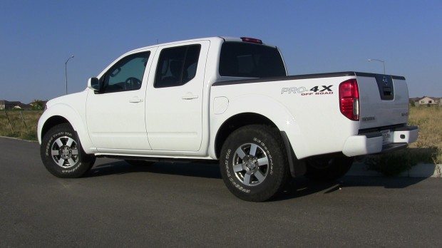 2012 nissan titan pro 4x tire size