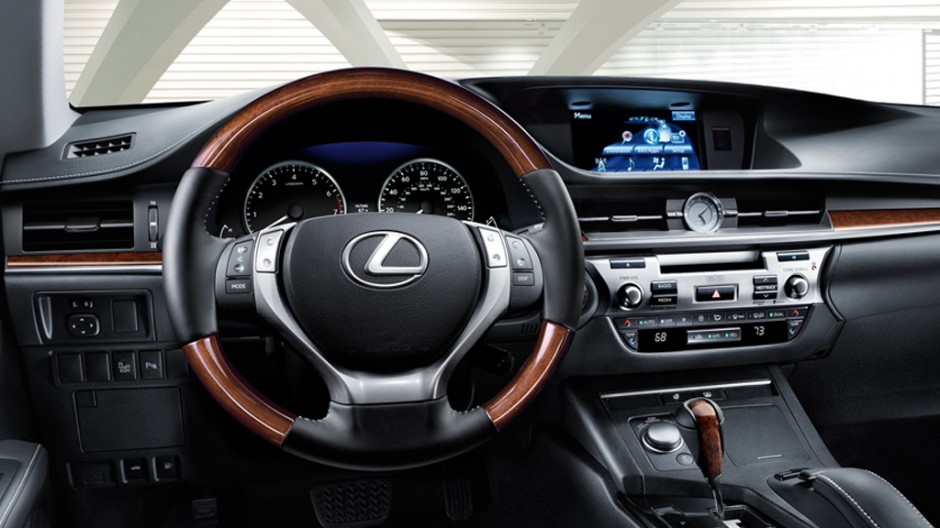 2013 Lexus ES 350 Offers Superior Comfort And Strong Performance