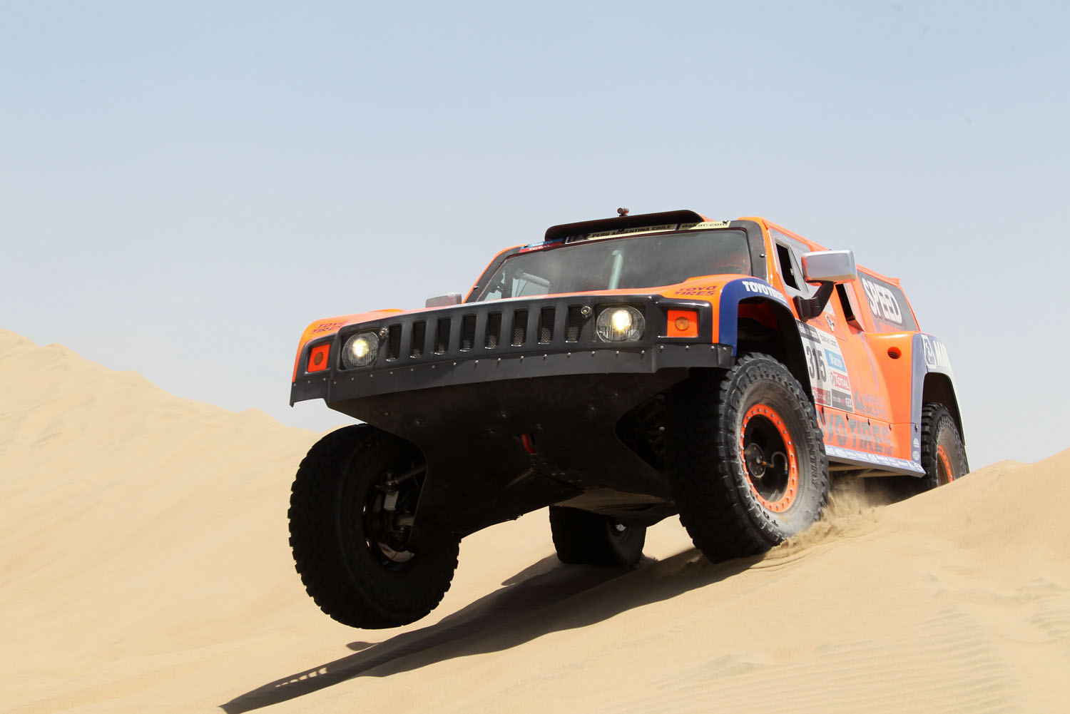 2013 Dakar Robby Gordon gets swallowed up in the Sand Dunes
