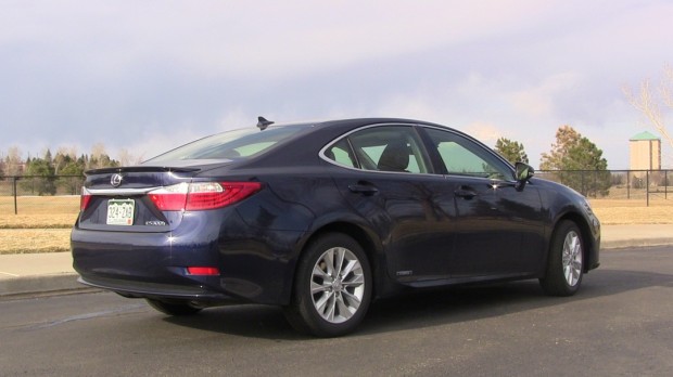 Review: 2013 Lexus ES 300h - To Hybrid or Not To Hybrid - The Fast Lane Car