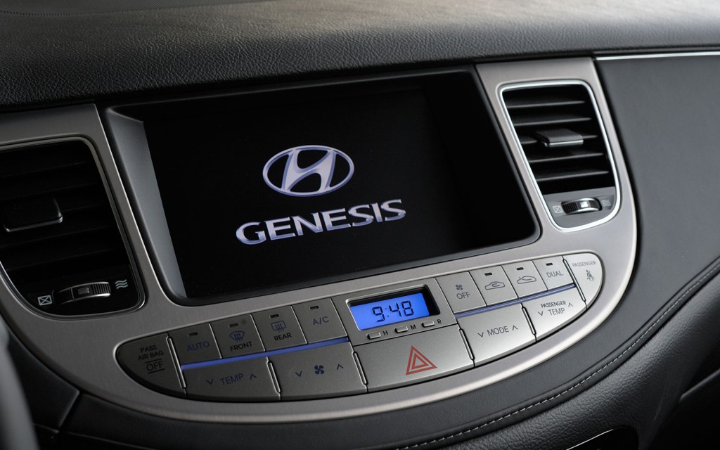 Review The 2013 Hyundai Genesis Sedan Makes Luxury Speed
