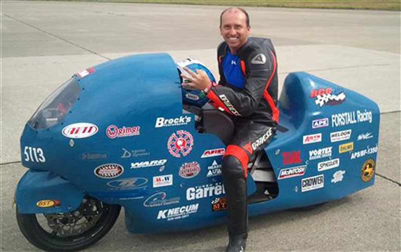 news-motorcycle-speed-record-racer-dies-in-285-mph-accident-the-fast