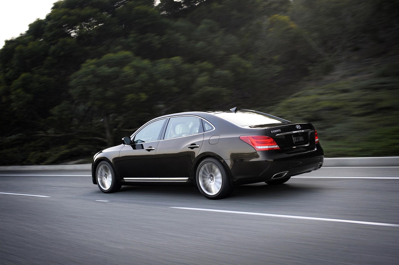 Review: 2014 Hyundai Equus Is An Impressive Luxury Sedan At a Bargain ...