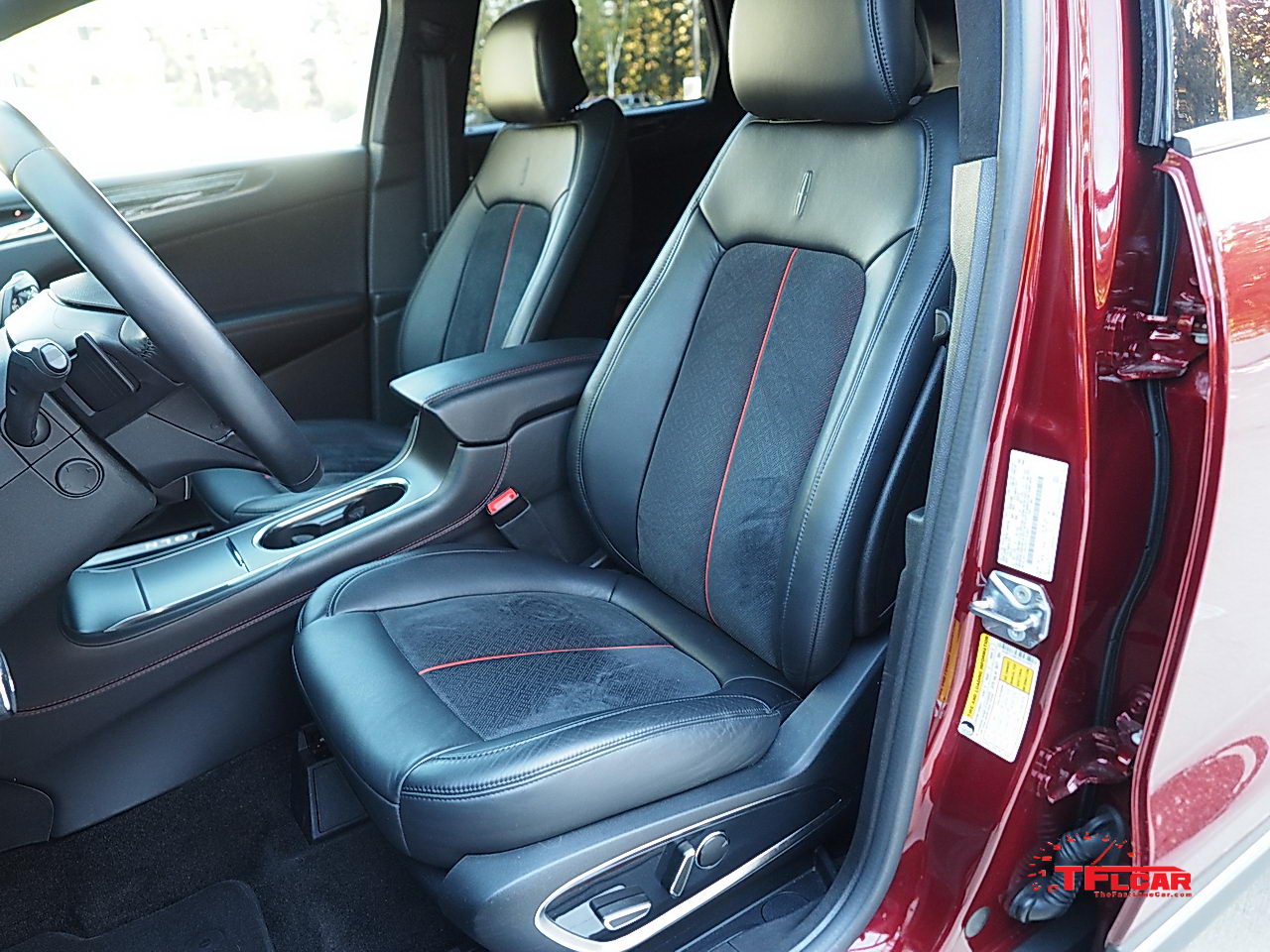 2015 Lincoln MKC front seats