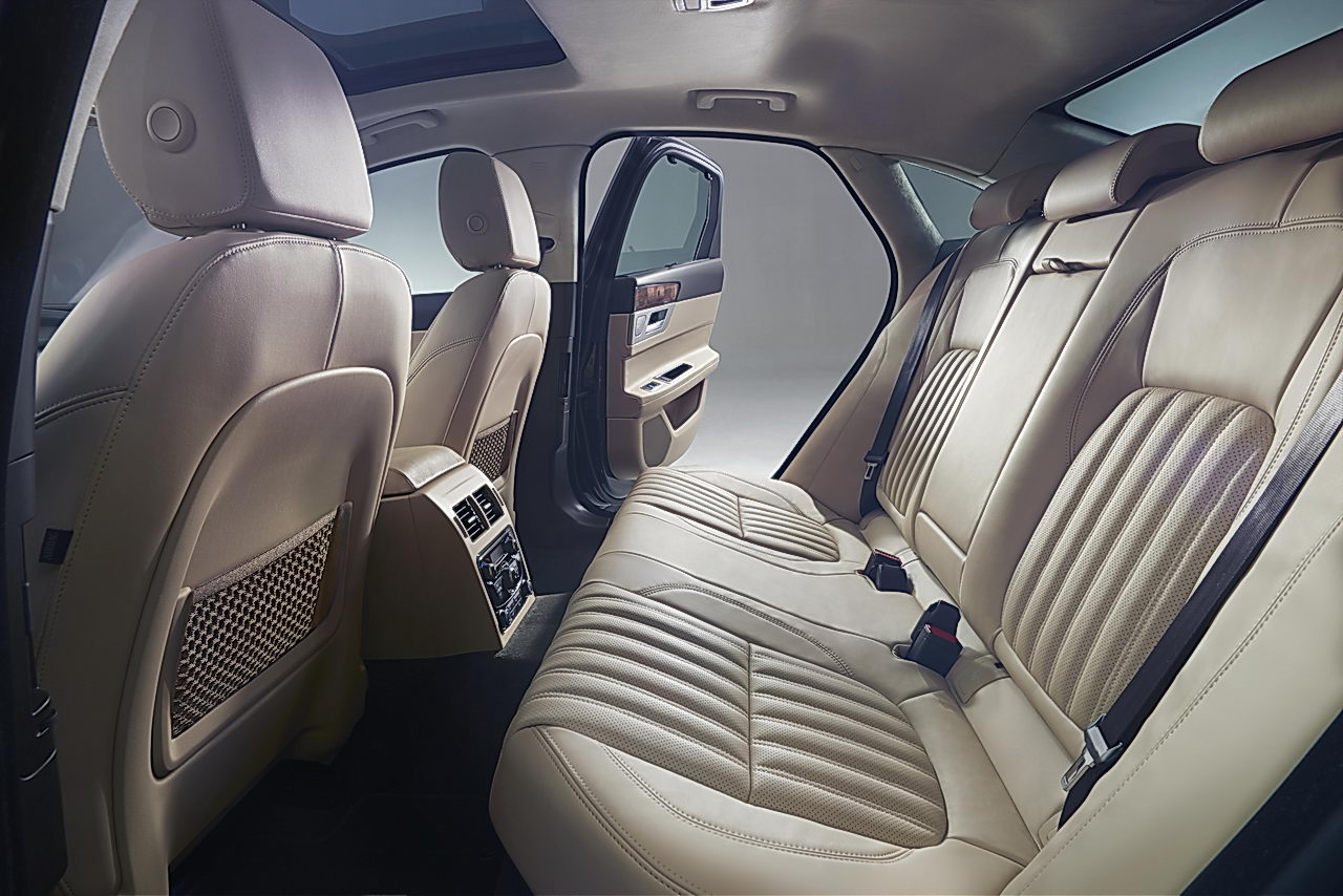2016 Jaguar XF Portfolio interior