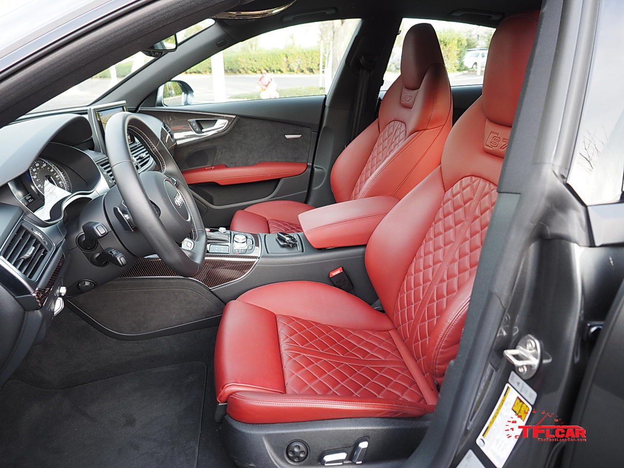 2016 Audi S7 front seats