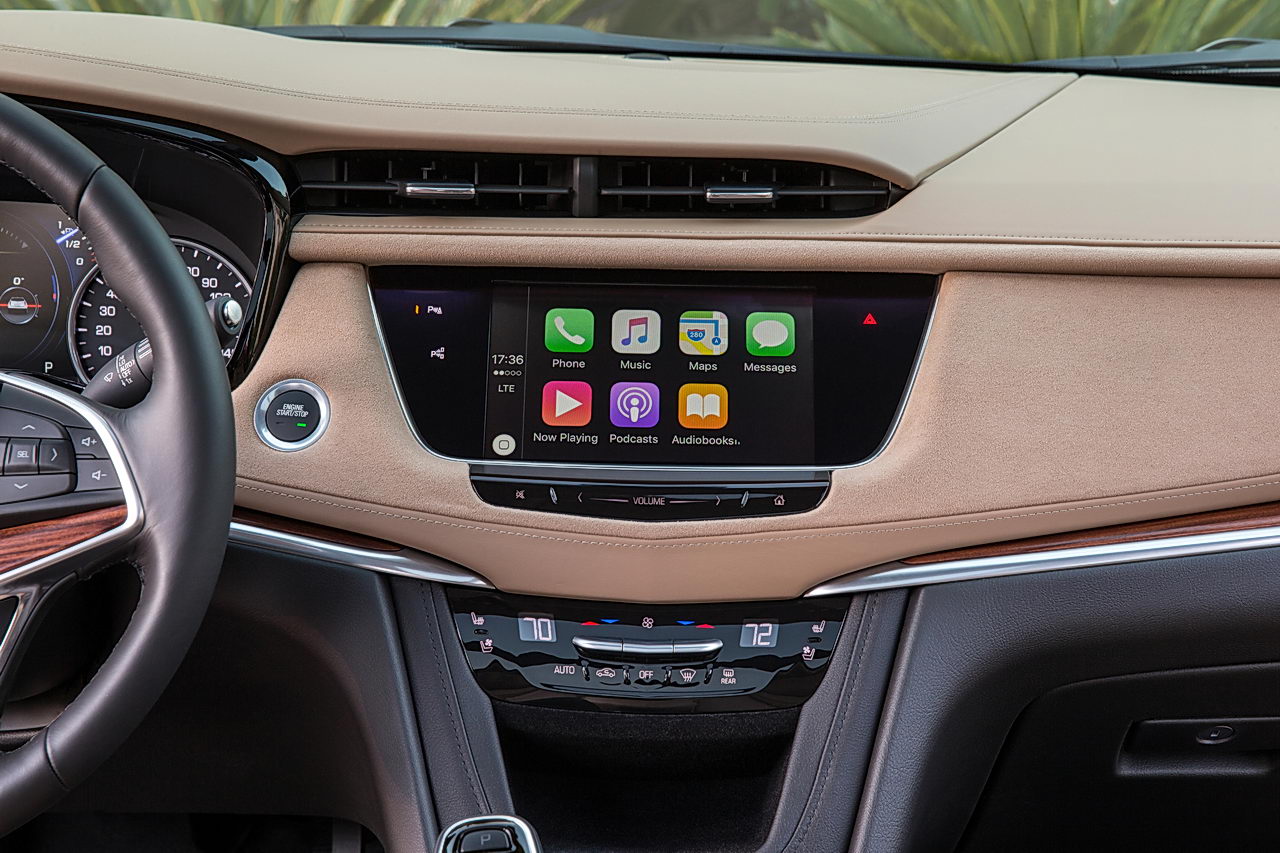 2017 Cadillac XT5 supports apple carplay and android auto
