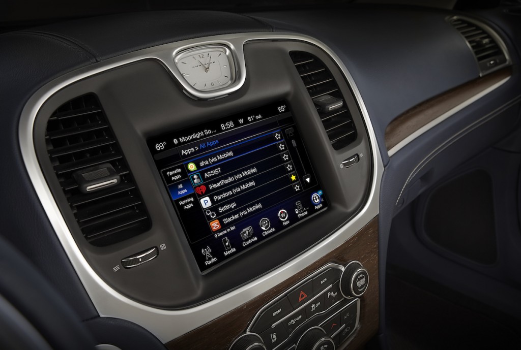 Fiat-Chrysler Offers Apple Siri Hands Free Through Uconnect Software ...