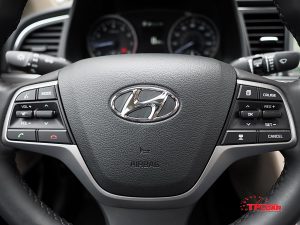 2017 Hyundai Elantra steering wheel controls