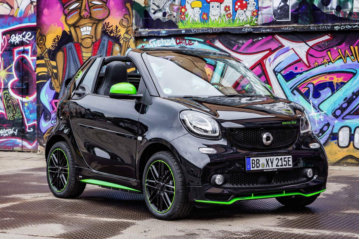 2017 Smart Fortwo Electric Drive review: Style over substance? [Video] -  The Fast Lane Car