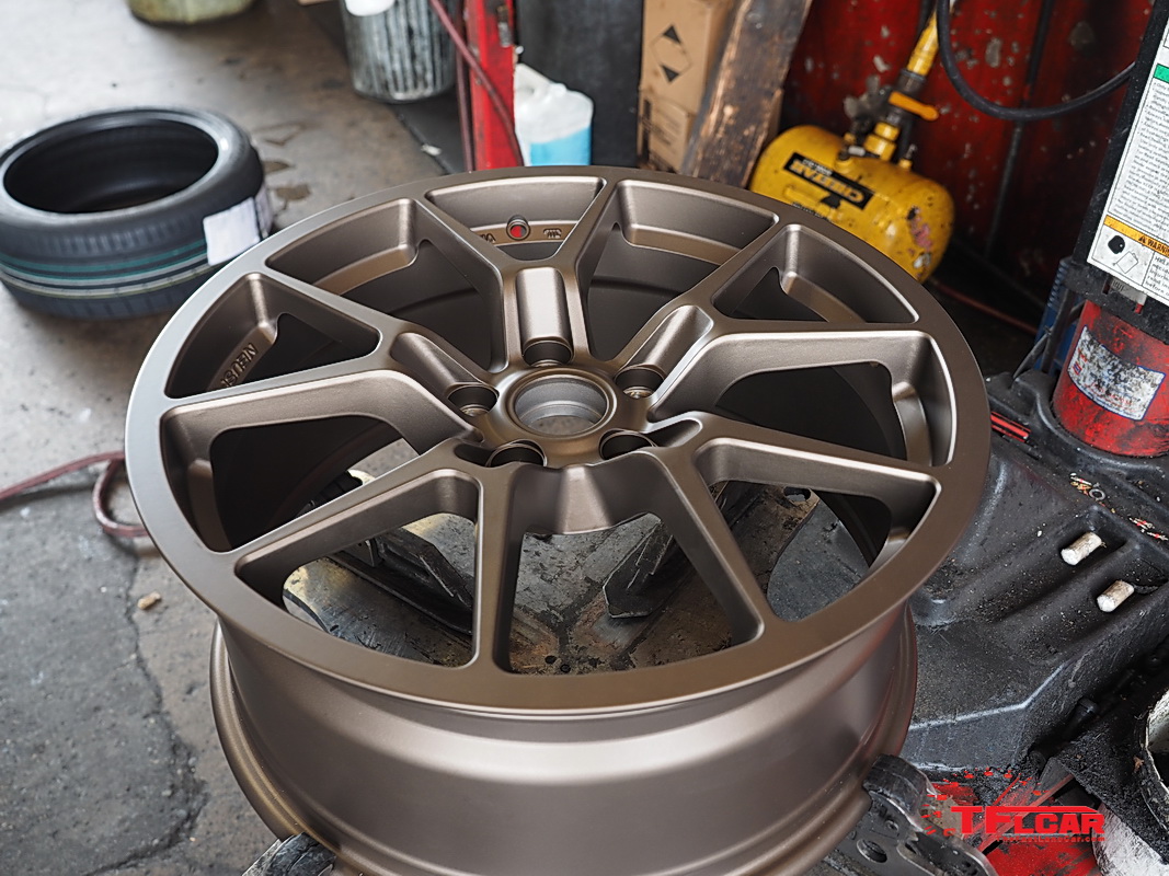 Neuspeed RSe10 lightweight aluminum alloy wheel