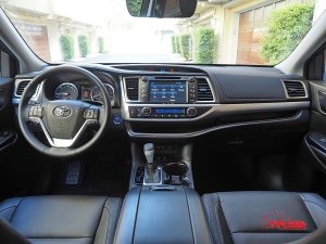 2017 Toyota Highlander Hybrid interior