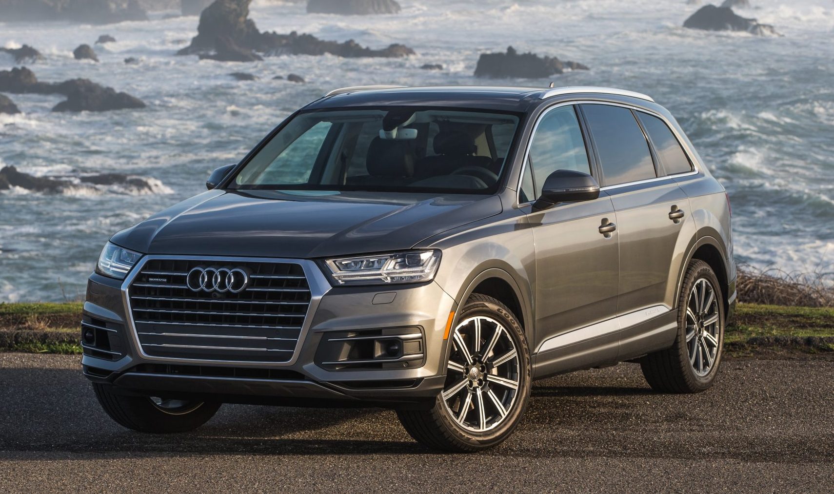 2018 Audi Q7 2 0T Audi s Largest SUV Gets A Smaller Heart Review 