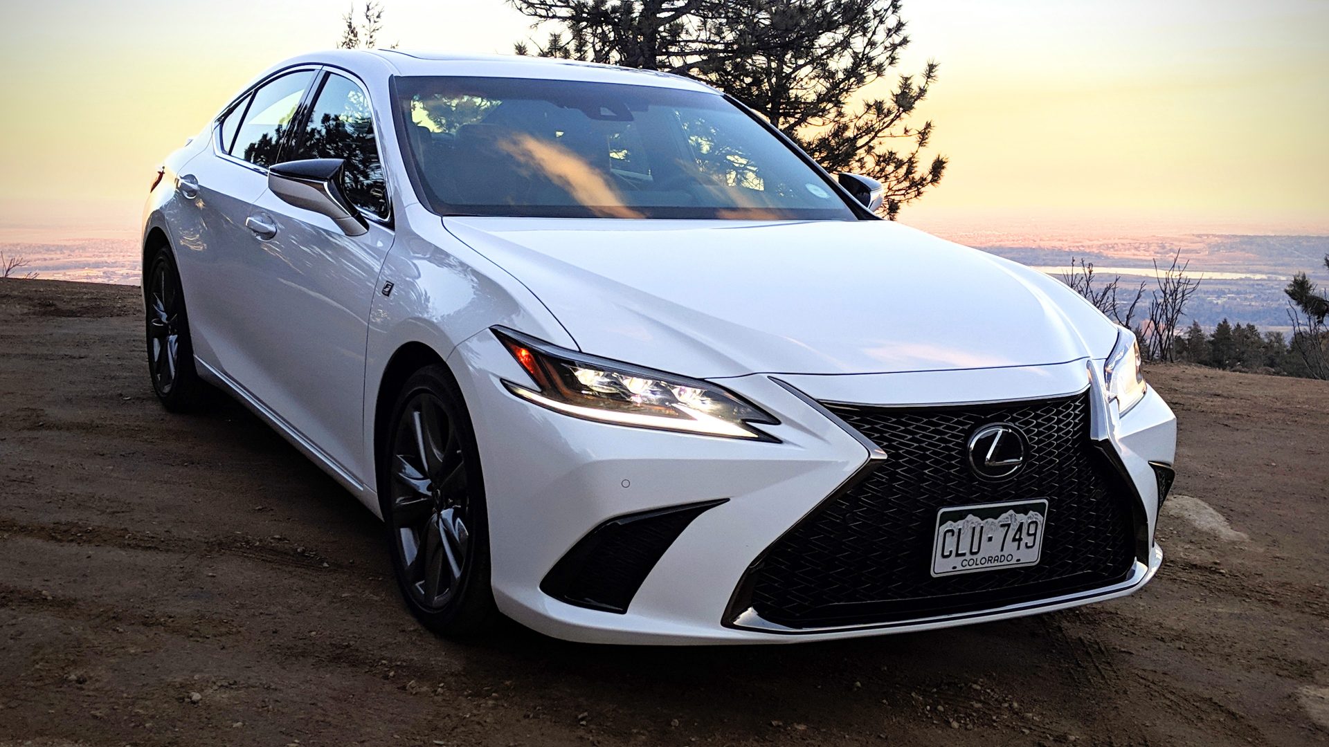 2019 Lexus ES 350 F Sport Review Is It A Thrilling Sports