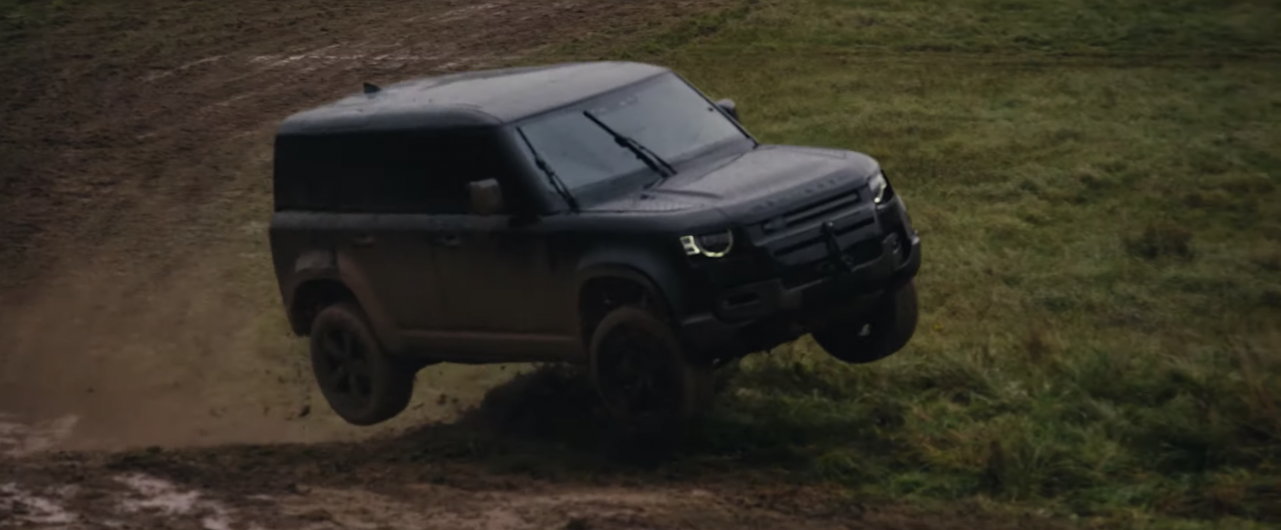 Land Rover Defender Jump Watch Stunt Drivers Beat Up On The 2020 Land Rover Defender For No Time ...