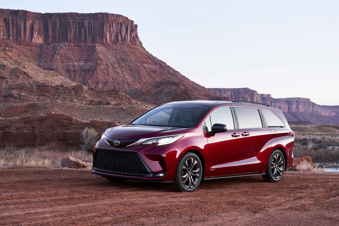 2021 Toyota Sienna Goes All Hybrid, And The New XSE Trim Offers A ...