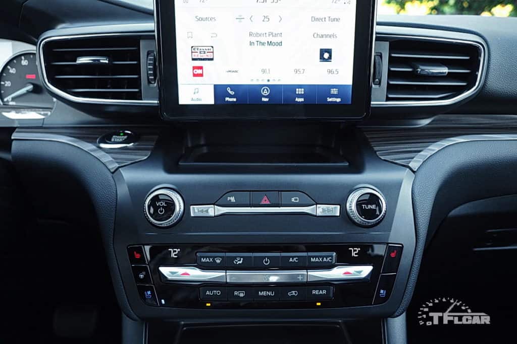 8-inch LCD capacitive display 2020 Ford Explorer Hybrid