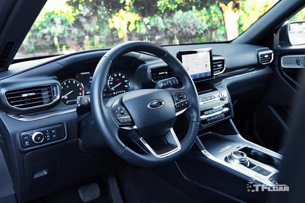 interior 2020 Ford Explorer Hybrid