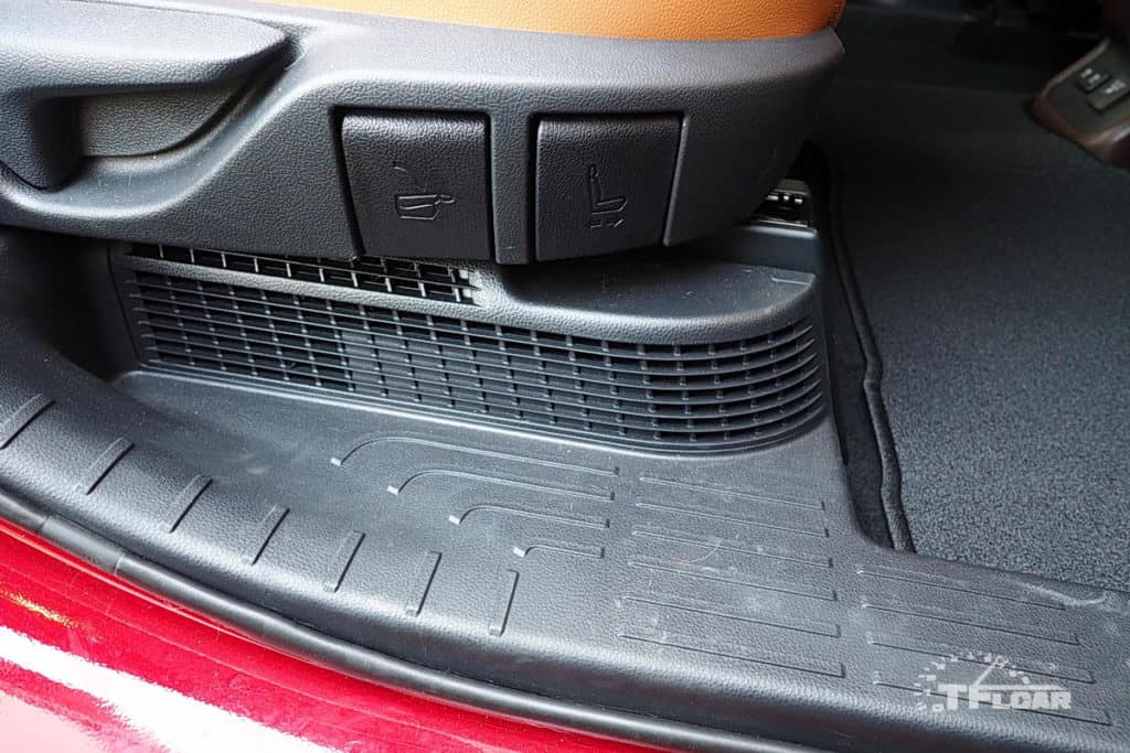 manual seat levers 2020 Toyota Highlander Hybrid