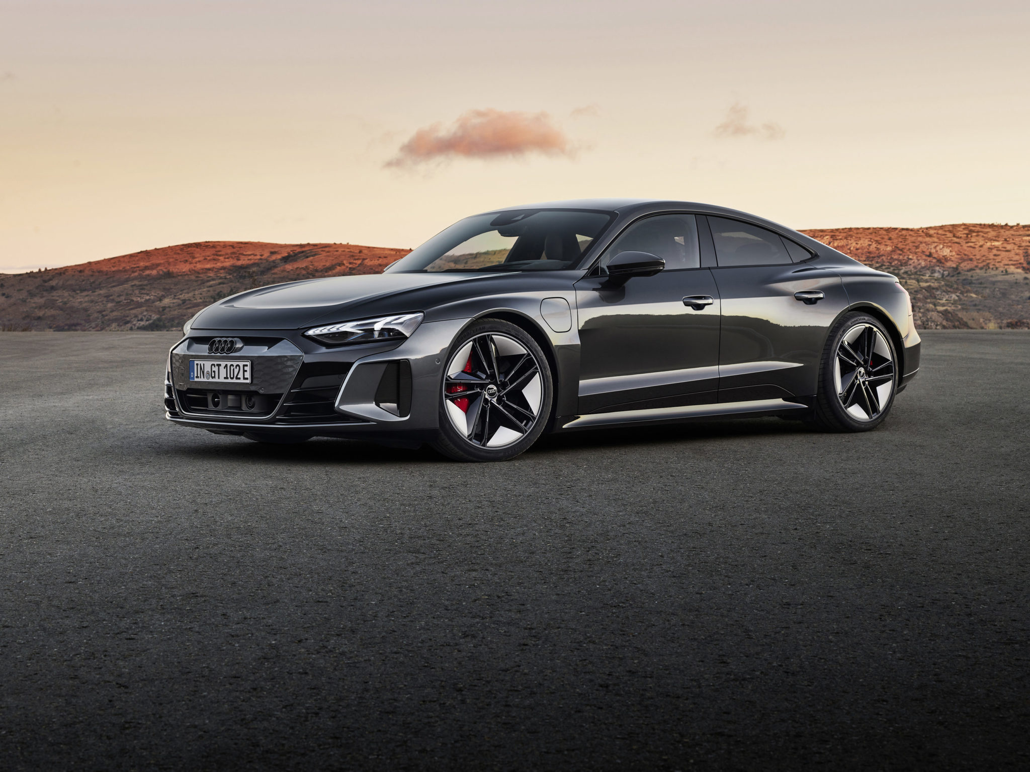 Production 2022 Audi e-tron GT Debuts With Concept-Like Styling And Hot ...