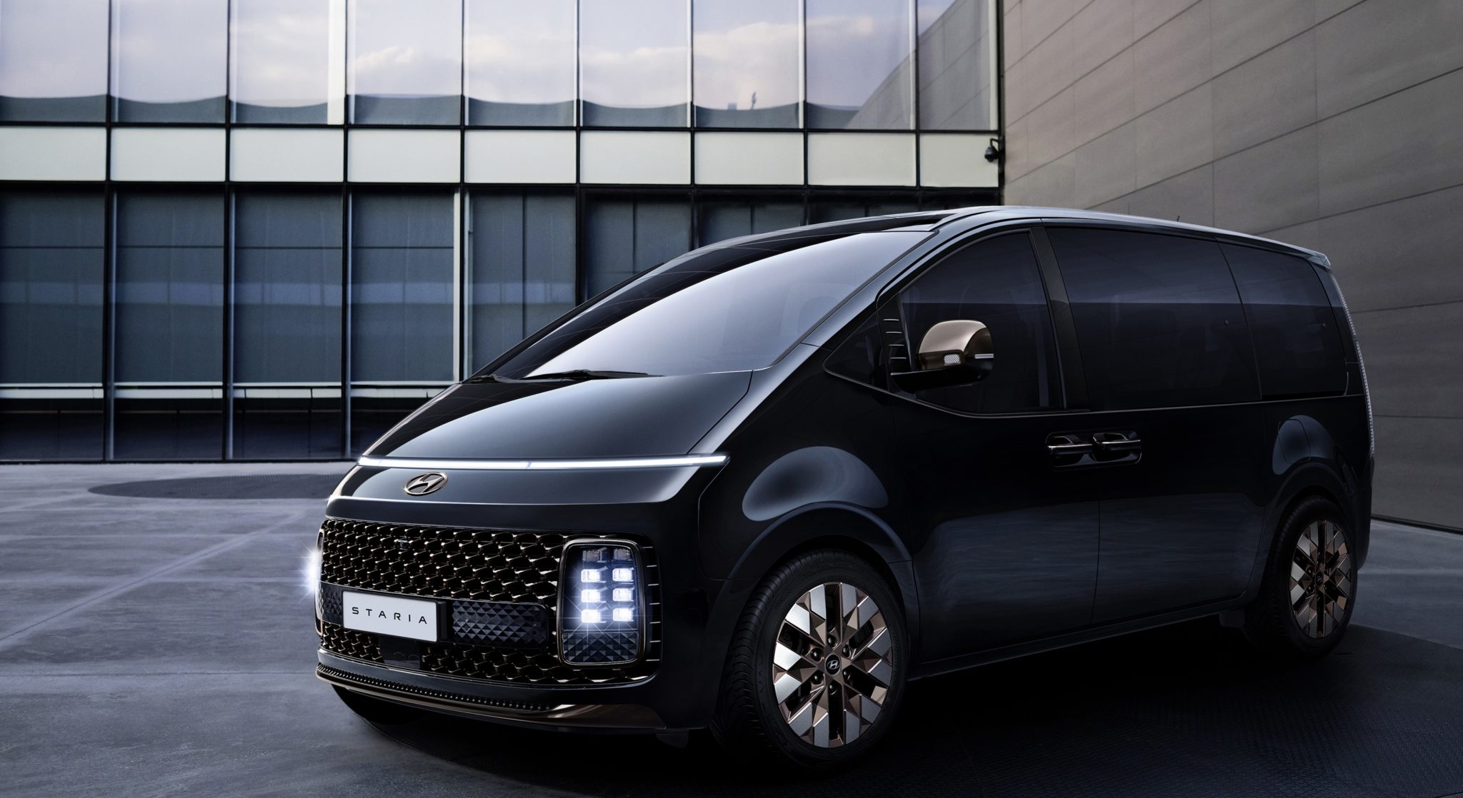 The Hyundai STARIA MPV is a FuturisticLooking Minivan That *Is