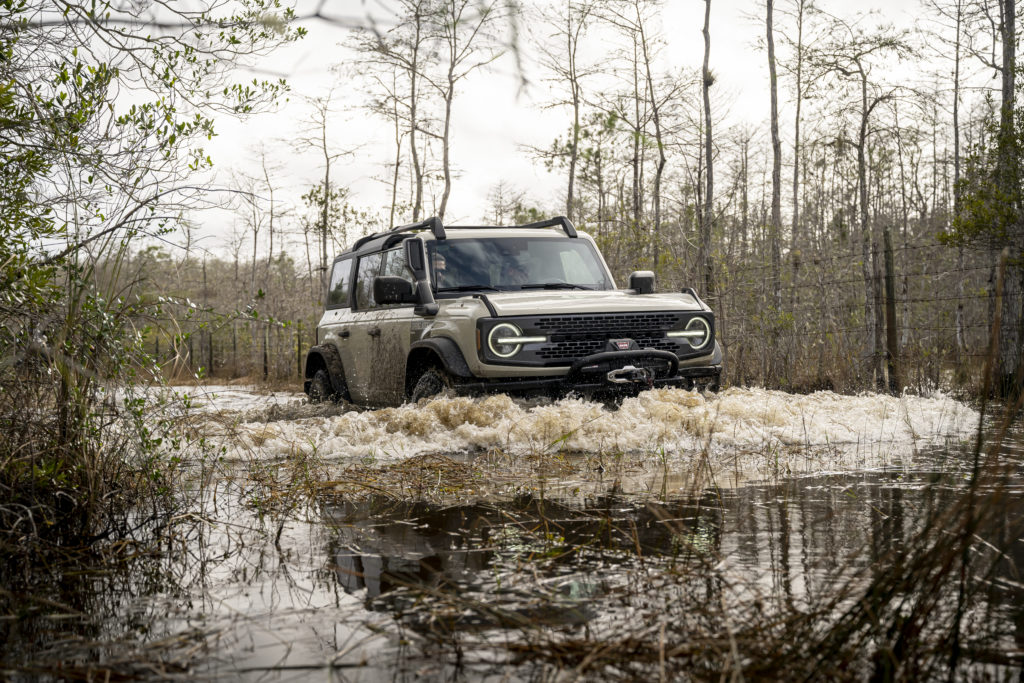 2022 Ford Bronco Everglades_Desert Sand_14