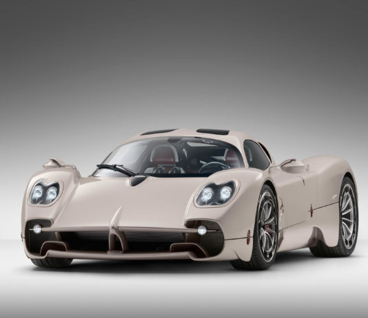 The Pagani Utopia Takes Things Back to the Old School with a Twin-turbo V-12 and Manual Transmission Pagani Utopia