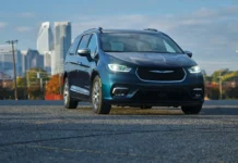 Chrysler Still Sold More Than 100,000 Pacifica Minivans In 2024, But Rivals Are Eating Its Lunch Chrysler Pacifica Hybrid