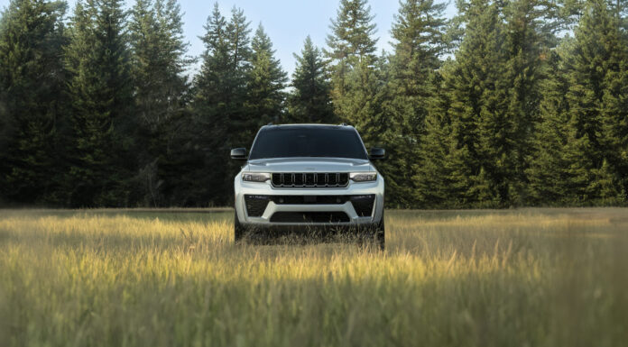 Jeep Recalls 419K 2022-2026 Grand Cherokee and Grand Cherokee L SUVs for Faulty Side Curtain Airbags Jeep Grand Cherokee L (2023-2026) featured